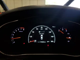2014 Kia Cadenza Limited z VIN KNALN4D72E5123027, wystawiony jako Copart lot #55997205 z przebiegiem 170 094 mil mil oraz Tytuł czysty. Historia ofert i sprzedaży dostępna na DreamBid. Obrazek 9.