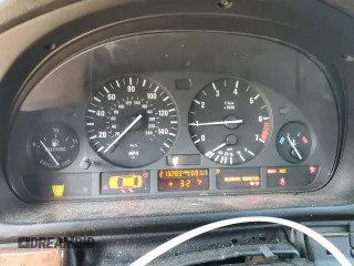2000 BMW 5 Series 528iA with VIN WBADM6341YGV02426, listed as a Copart auction lot 52320945 with 213,283 mi miles and Salvage Title. Bid and sale history available at carsss.com. Image 9.