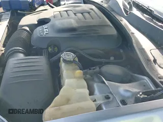 2018 Chrysler 300 Limited z VIN 2C3CCAKG1JH194995, wystawiony jako IAAI lot #41865875 z przebiegiem 138 982 mil mil oraz . Historia ofert i sprzedaży dostępna na DreamBid. Obrazek 20.