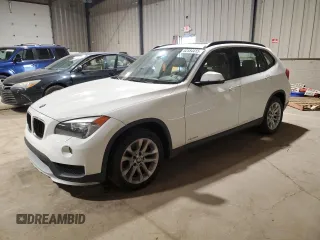 2015 BMW X1 xDrive28i with VIN WBAVL1C52FVY38744, listed as a Copart auction lot 52584415 with 189,818 mi miles and Clean Title. Bid and sale history available at carsss.com. Image 1.