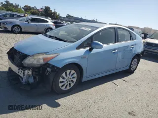 2014 Toyota Prius z VIN JTDKN3DP3E3056040, wystawiony jako Copart lot #60704455 z przebiegiem 133 261 mil mil oraz Szkoda całkowita • Salvage title. Historia ofert i sprzedaży dostępna na DreamBid. Obrazek 1.