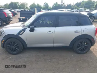 2012 MINI Countryman с VIN WMWZB3C5XCWM30143, выставлен на аукционе IAAI как лот 42404893 с пробегом 143 836 миль миль и . История ставок и продаж доступна на DreamBid. Изображение 14.