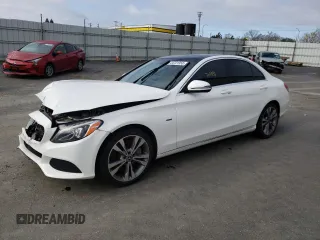 2018 Mercedes-Benz C 350e с VIN 55SWF4HB9JU255561, выставлен на аукционе Copart как лот 44701353 с пробегом 70 881 миль миль и . История ставок и продаж доступна на DreamBid. Изображение 1.
