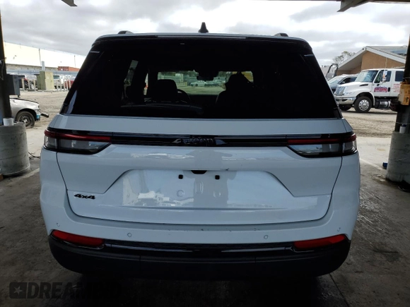 2025 Jeep Grand Cherokee Altitude z VIN 1C4RJHAG2S8656915, wystawiony jako Copart lot #58427515 z przebiegiem 6 656 mil mil oraz Szkoda całkowita • Salvage title. Historia ofert i sprzedaży dostępna na DreamBid. Obrazek 6.
