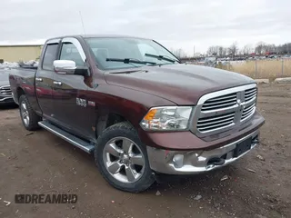 2013 Ram 1500 Big Horn z VIN 1C6RR7GT3DS636239, wystawiony jako IAAI lot #41857862 z przebiegiem 132 938 mil mil oraz . Historia ofert i sprzedaży dostępna na DreamBid. Obrazek 1.