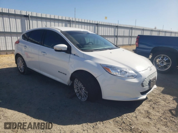 2016 Ford Focus Electric z VIN 1FADP3R45GL293963, wystawiony jako Copart lot #68055504 z przebiegiem 61 881 mil mil oraz Szkody całkowita. Historia ofert i sprzedaży dostępna na DreamBid. Obrazek 4.