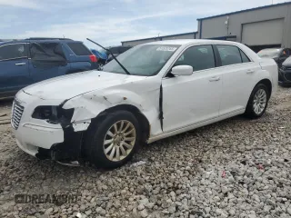 2014 Chrysler 300 z VIN 2C3CCAAG6EH160123, wystawiony jako Copart lot #51525765 z przebiegiem 145 338 mil mil oraz Tytuł czysty. Historia ofert i sprzedaży dostępna na DreamBid. Obrazek 1.