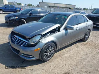2012 Mercedes-Benz C 300 Sport с VIN WDDGF8BB9CR197914, выставлен на аукционе IAAI как лот 42187624 с пробегом 121 196 миль миль и . История ставок и продаж доступна на DreamBid. Изображение 2.