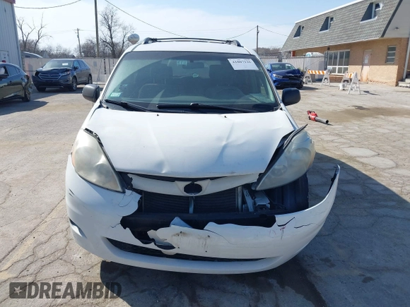 2008 Toyota Sienna CE with VIN 5TDZK23C28S132690, listed as a IAAI auction lot 41807126 with 198,152 mi miles. Bid and sale history available at carsss.com. Image 12.