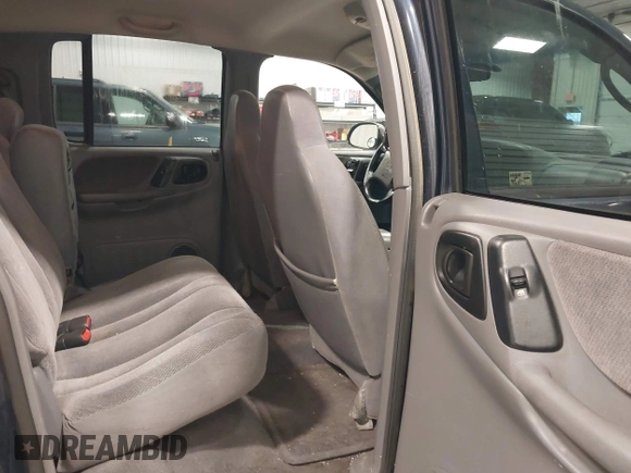 2000 Dodge Dakota Sport with VIN 1B7GG2AN6YS636308, listed as a IAAI auction lot 42405180 with 171,266 mi miles and . Bid and sale history available at DreamBid. Image 8.