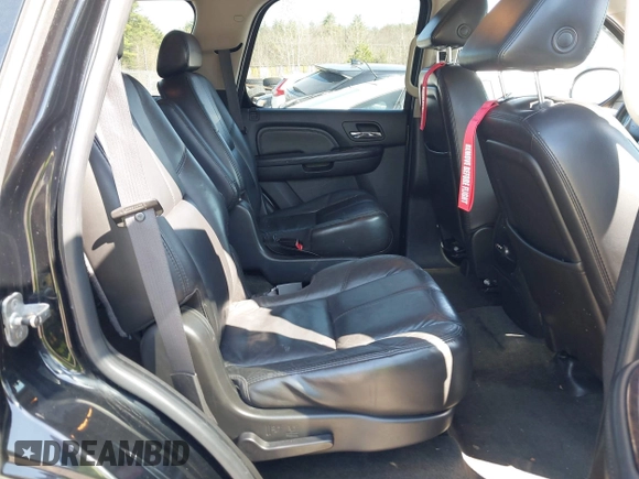 2007 GMC Yukon Denali z VIN 1GKFK63827J265939, wystawiony jako IAAI lot #42120148 z przebiegiem 203 459 mil mil oraz . Historia ofert i sprzedaży dostępna na DreamBid. Obrazek 8.