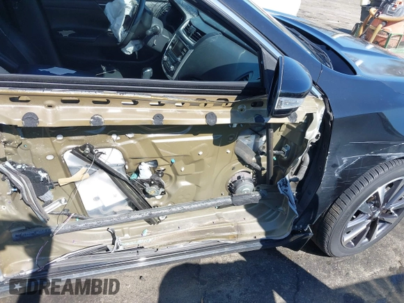 2016 Nissan Altima SR with VIN 1N4AL3AP5GC149964, listed as a IAAI auction lot 41878493 with 133,323 mi miles and . Bid and sale history available at carsss.com. Image 19.