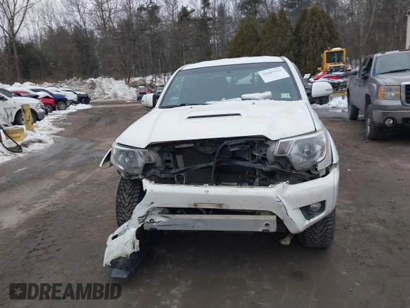 2014 Toyota Tacoma with VIN 3TMLU4EN5EM157590, listed as a IAAI auction lot 41687141 with 111,836 mi miles. Bid and sale history available at carsss.com. Image 12.