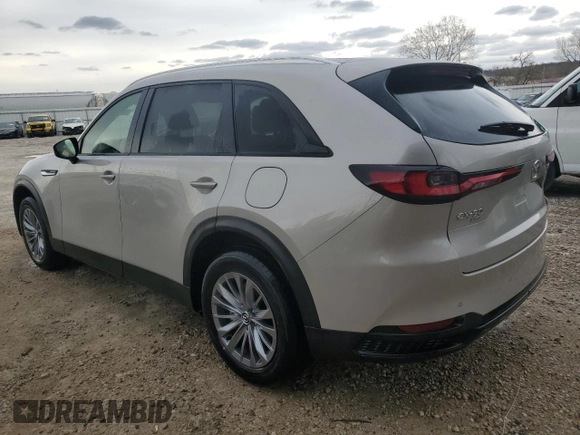 2025 Mazda CX-90 Preferred z VIN JM3KKBHD5S1214847, wystawiony jako Copart lot #51690015 z przebiegiem Nie podano mil oraz Czysty tytuł • Clean title. Historia ofert i sprzedaży dostępna na DreamBid. Obrazek 2.