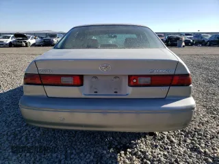 1998 Toyota Camry LE z VIN JT2BF28K9W0118817, wystawiony jako Copart lot #42603885 z przebiegiem 45 808 mil mil oraz Czysty tytuł • Clean title. Historia ofert i sprzedaży dostępna na DreamBid. Obrazek 6.