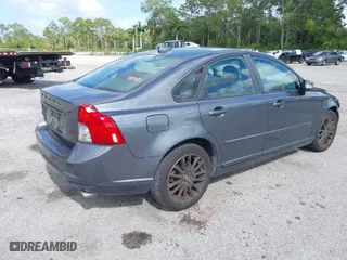 2011 Volvo S40 with VIN YV1672MS1B2545185, listed as a IAAI auction lot 41960918 with 191,791 mi miles. Bid and sale history available at carsss.com. Image 4.