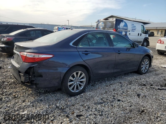 2015 Toyota Camry XLE with VIN 4T1BF1FK9FU978984, listed as a Copart auction lot 48660865 with 77,564 mi miles and Clean Title. Bid and sale history available at DreamBid. Image 3.