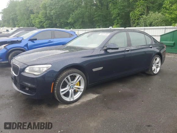 2015 BMW 7 Series 750Li z VIN WBAYE8C51FD781314, wystawiony jako Copart lot #56537395 z przebiegiem 69 682 mil mil oraz Szkoda całkowita • Salvage title. Historia ofert i sprzedaży dostępna na DreamBid. Obrazek 1.