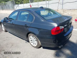 2007 BMW 3 Series 328xi с VIN WBAVC93557KX61238, выставлен на аукционе IAAI как лот 40251584 с пробегом 133 587 миль миль и . История ставок и продаж доступна на DreamBid. Изображение 3.