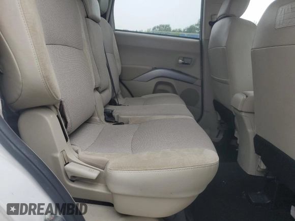 2011 Mitsubishi Outlander SE z VIN JA4AS3AW6BU007141, wystawiony jako Copart lot #60045045 z przebiegiem 180 020 mil mil oraz Czysty tytuł • Clean title. Historia ofert i sprzedaży dostępna na DreamBid. Obrazek 11.