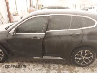 2022 BMW X1 xDrive28i с VIN WBXJG9C08N5U68877, выставлен на аукционе IAAI как лот 41363443 с пробегом 39 104 миль миль и . История ставок и продаж доступна на DreamBid. Изображение 14.