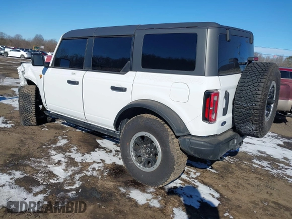 2023 Ford Bronco z VIN 1FMEE5DP1PLC08565, wystawiony jako IAAI lot #41610564 z przebiegiem 19 244 mil mil oraz . Historia ofert i sprzedaży dostępna na DreamBid. Obrazek 3.