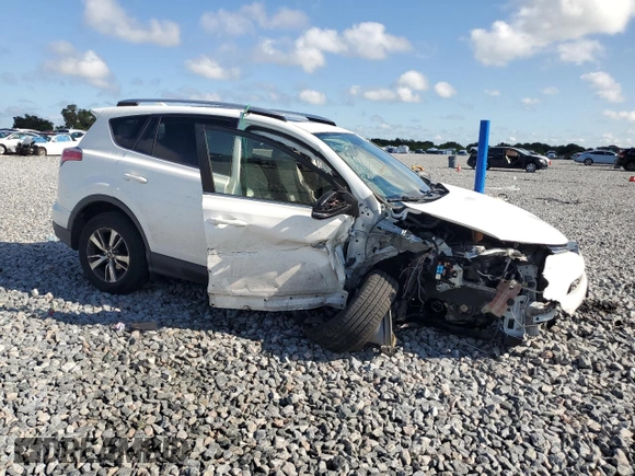 2016 Toyota RAV4 XLE with VIN JTMRFREV3GJ102721, listed as a Copart auction lot 62489055 with 111 mi miles and Salvage title. Bid and sale history available at DreamBid. Image 4.