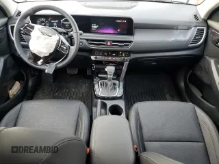 2025 Kia Seltos EX z VIN KNDERCAAXS7674526, wystawiony jako Copart lot #43906075 z przebiegiem 4430 mil mil oraz Szkody całkowita. Historia ofert i sprzedaży dostępna na DreamBid. Obrazek 8.