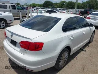 2013 Volkswagen Jetta TDI w/Premium/Nav с VIN 3VWLL7AJ1DM376114, выставлен на аукционе IAAI как лот 42453480 с пробегом 231 087 миль миль и . История ставок и продаж доступна на DreamBid. Изображение 4.