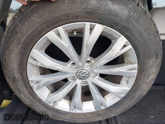 2019 Volkswagen Tiguan SE with VIN 3VV3B7AX3KM139472, listed as a IAAI auction lot 41674213 with 47,990 mi miles and . Bid and sale history available at DreamBid. Image 12.