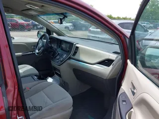 2016 Toyota Sienna LE AAS z VIN 5TDKK3DC2GS718956, wystawiony jako IAAI lot #42501848 z przebiegiem 167 368 mil mil oraz . Historia ofert i sprzedaży dostępna na DreamBid. Obrazek 5.