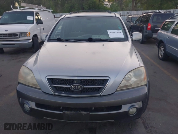 2005 Kia Sorento LX z VIN KNDJC733355366104, wystawiony jako IAAI lot #42493698 z przebiegiem 182 967 mil mil oraz . Historia ofert i sprzedaży dostępna na DreamBid. Obrazek 6.