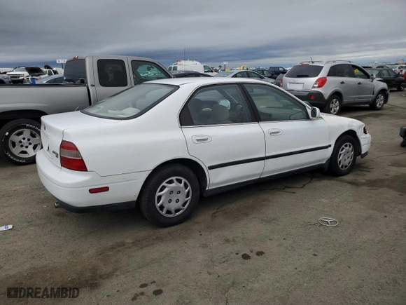 1994 Honda Accord LX w/ABS with VIN JHMCD563XRC101038, listed as a Copart auction lot 82127974 with 229,122 mi miles and Salvage Title. Bid and sale history available at carsss.com. Image 3.