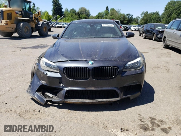 2013 BMW M5 z VIN WBSFV9C50DC774172, wystawiony jako Copart lot #61990854 z przebiegiem Nie podano mil oraz Szkoda całkowita • Salvage title. Historia ofert i sprzedaży dostępna na DreamBid. Obrazek 5.