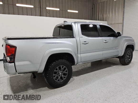 2022 Toyota Tacoma SR5 z VIN 3TMAZ5CN8NM183375, wystawiony jako Copart lot #57228025 z przebiegiem 81 738 mil mil oraz Czysty tytuł • Clean title. Historia ofert i sprzedaży dostępna na DreamBid. Obrazek 3.