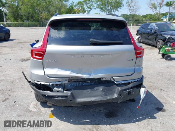 2024 Volvo XC40 Plus Dark Theme с VIN YV4L12ULXR2293107, выставлен на аукционе IAAI как лот 42283292 с пробегом 10 917 миль миль и . История ставок и продаж доступна на DreamBid. Изображение 16.