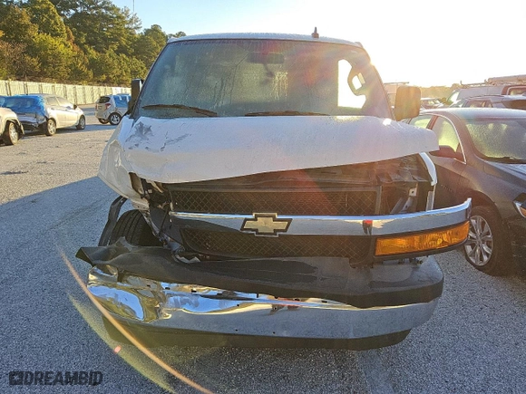2022 Chevrolet Express Cargo Van with VIN 1GCWGAFP7N1211701, listed as a Copart auction lot 76135834 with 21,156 mi miles and Clean Title. Bid and sale history available at carsss.com. Image 5.