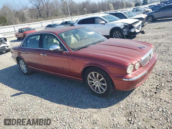 2005 Jaguar XJ Vanden Plas z VIN SAJWA82C75SG33074, wystawiony jako Copart lot #48725755 z przebiegiem 129 817 mil mil oraz Czysty tytuł • Clean title. Historia ofert i sprzedaży dostępna na DreamBid. Obrazek 4.