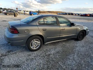 2005 Pontiac Grand Am SE with VIN 1G2NE52F85M130067, listed as a Copart auction lot 81565834 with 212,375 mi miles and Salvage Title. Bid and sale history available at carsss.com. Image 3.