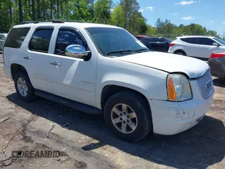 2007 GMC Yukon SLE w/3SA with VIN 1GKFC13C77R301193, listed as a IAAI auction lot 41995771 with 274,631 mi miles. Bid and sale history available at carsss.com. Image 1.
