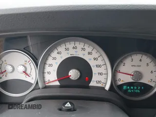 2005 Dodge Durango SLT z VIN 1D4HB48N75F527013, wystawiony jako IAAI lot #42065989 z przebiegiem 164 786 mil mil oraz . Historia ofert i sprzedaży dostępna na DreamBid. Obrazek 7.