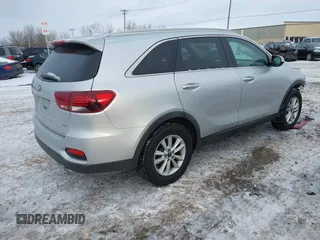 2019 Kia Sorento L with VIN 5XYPG4A31KG547981, listed as a IAAI auction lot 41253059 with 97,104 mi miles. Bid and sale history available at carsss.com. Image 4.