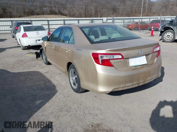 2012 Toyota Camry L z VIN 4T1BF1FK3CU007863, wystawiony jako IAAI lot #41340131 z przebiegiem 163 333 mil mil oraz . Historia ofert i sprzedaży dostępna na DreamBid. Obrazek 3.
