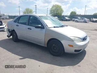 2007 Ford Focus S with VIN 1FAFP34N37W309603, listed as a IAAI auction lot 42050142 with 87,371 mi miles and . Bid and sale history available at carsss.com. Image 1.