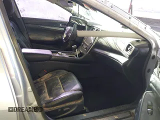 2019 Nissan Maxima Platinum z VIN 1N4AA6AV6KC363764, wystawiony jako IAAI lot #41506203 z przebiegiem 92 415 mil mil oraz . Historia ofert i sprzedaży dostępna na DreamBid. Obrazek 5.
