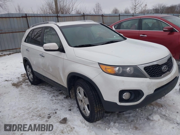 2013 Kia Sorento EX with VIN 5XYKU3A20DG325830, listed as a IAAI auction lot 41350790 with 98,093 mi miles and . Bid and sale history available at carsss.com. Image 1.