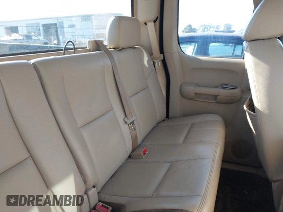 2008 Chevrolet Silverado 1500 with VIN 2GCFK19Y081135708, listed as a IAAI auction lot 41305057 with 206,468 mi miles and . Bid and sale history available at DreamBid. Image 8.