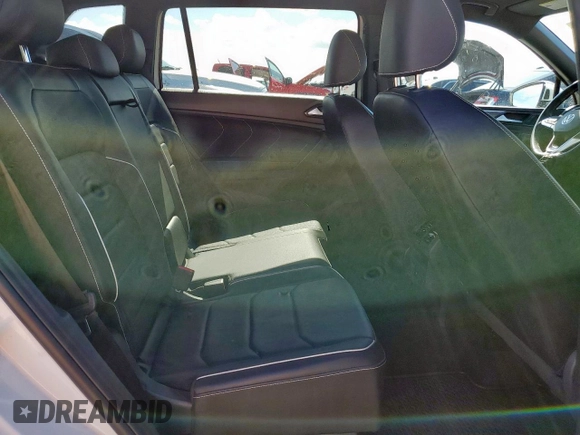 2023 Volkswagen Tiguan SEL R-Line z VIN 3VV4B7AX2PM047944, wystawiony jako Copart lot #62499075 z przebiegiem 45 589 mil mil oraz Czysty tytuł • Clean title. Historia ofert i sprzedaży dostępna na DreamBid. Obrazek 11.