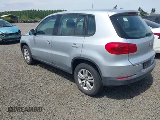 2013 Volkswagen Tiguan S z VIN WVGBV3AX2DW601982, wystawiony jako IAAI lot #42604058 z przebiegiem 141 016 mil mil oraz . Historia ofert i sprzedaży dostępna na DreamBid. Obrazek 3.