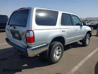 2001 Toyota 4Runner SR5 with VIN JT3GN86R410218081, listed as a IAAI auction lot 41692262 with 228,010 mi miles. Bid and sale history available at carsss.com. Image 4.